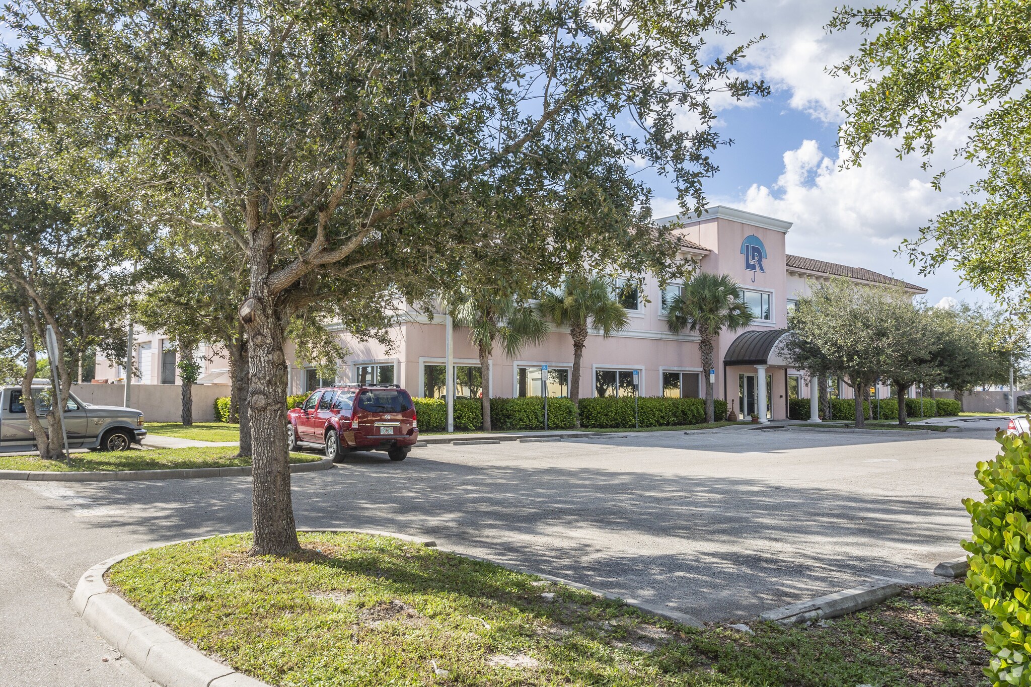 7959 Drew Cir, Fort Myers, FL à louer Photo principale– Image 1 sur 9