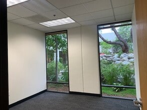2151 Michelson Dr, Irvine, CA à louer Photo de l’immeuble– Image 1 sur 11