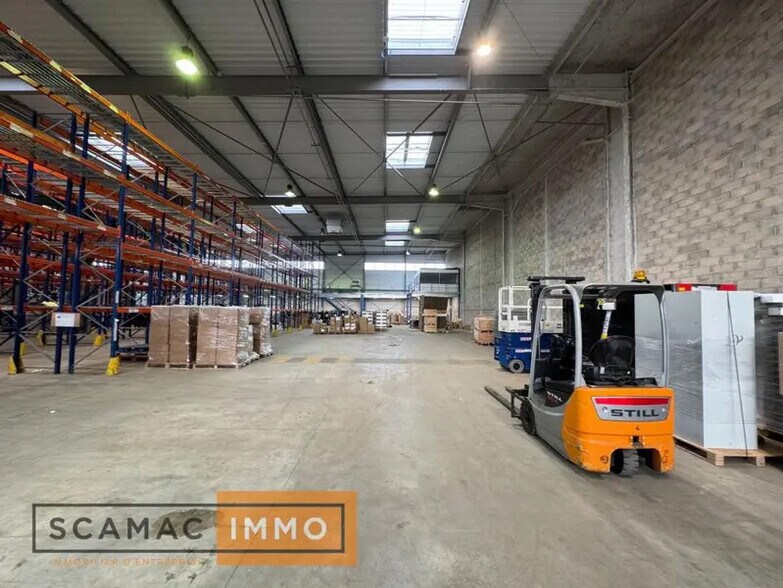 Industriel/Logistique dans LIEUSAINT à louer - Photo intérieure – Image 1 sur 5