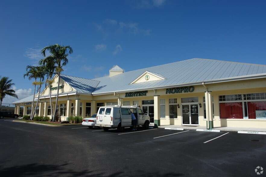 1601-1619 NW Federal Hwy, Stuart, FL à louer - Photo principale – Image 1 sur 21
