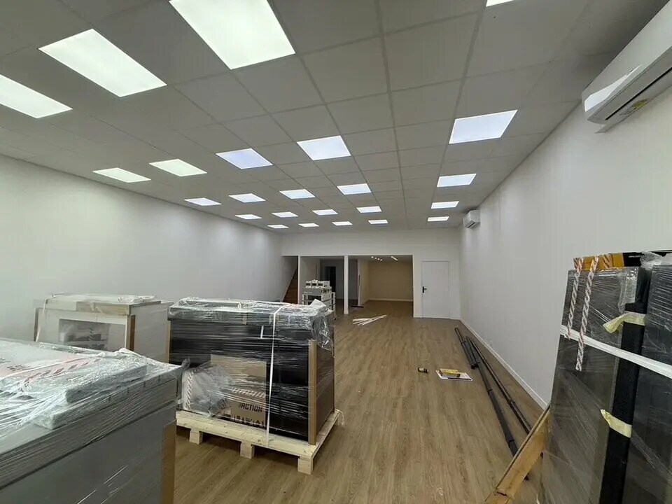 Local commercial dans Beauvais à louer Photo intérieure– Image 1 sur 13