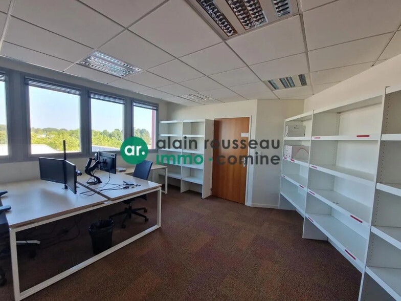 Bureau dans Beaucouzé à louer - Photo de l’immeuble – Image 3 sur 3