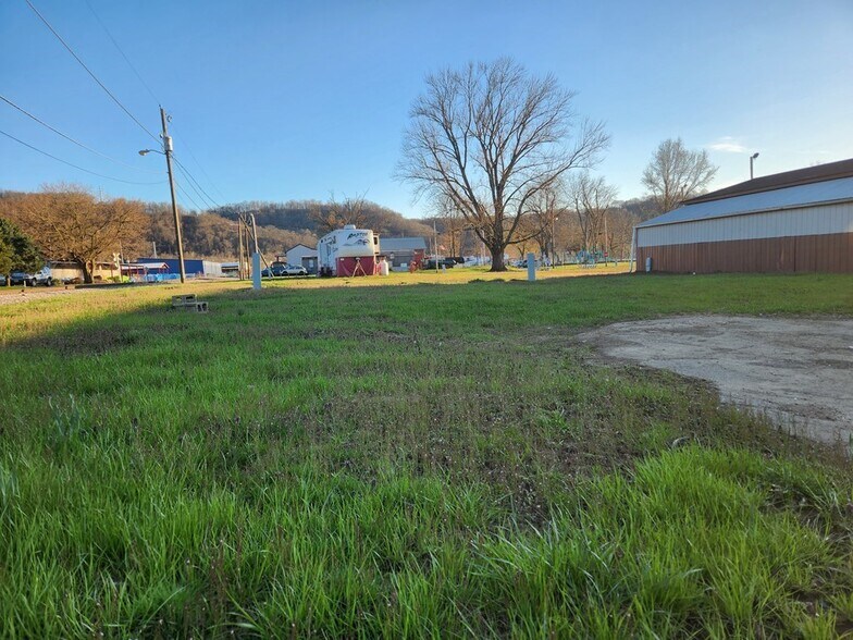 107 13th St, Moundsville, WV à vendre - Photo de l’immeuble – Image 3 sur 13