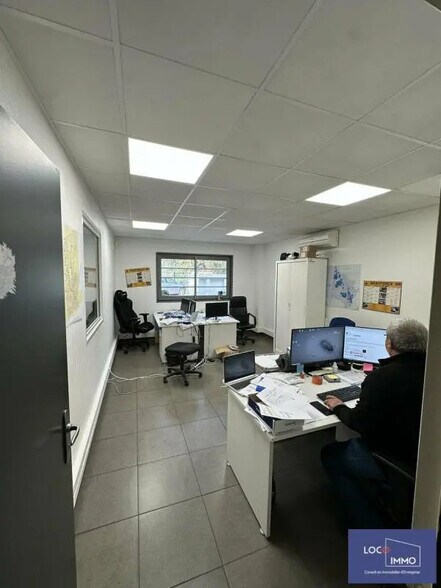 Local d’activités dans Canéjan à louer - Photo de l’immeuble – Image 2 sur 2