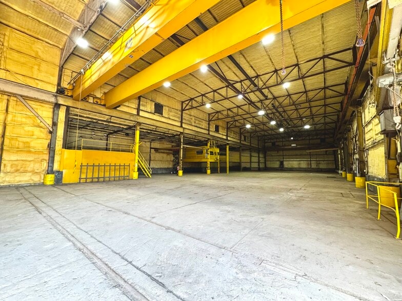 2075 S Belmont Ave, Indianapolis, IN à louer - Photo intérieure – Image 2 sur 4