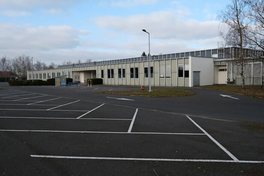 Local d'activités dans Saint-Martin-sur-le-Pré à vendre - Photo de l’immeuble – Image 3 sur 7