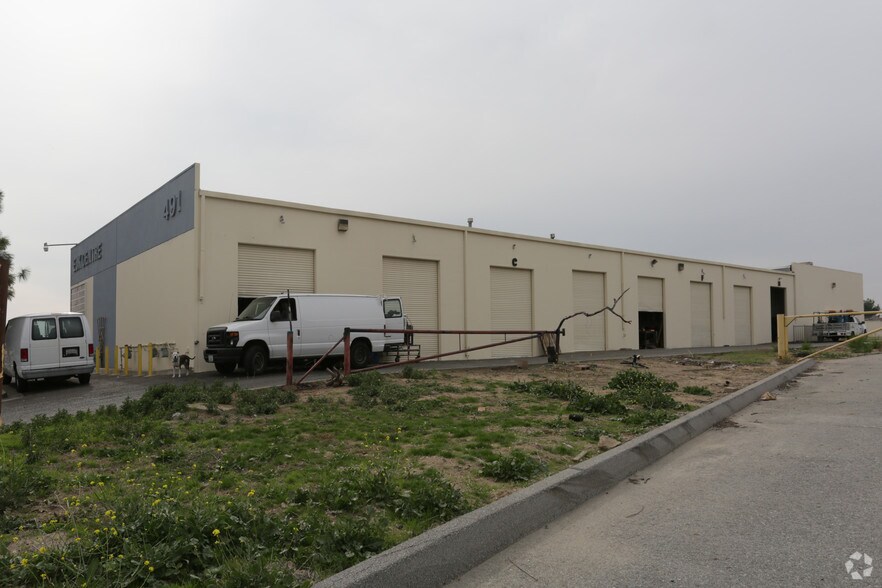 491 Wildrose Ave, Colton, CA à louer - Photo de l’immeuble – Image 3 sur 6