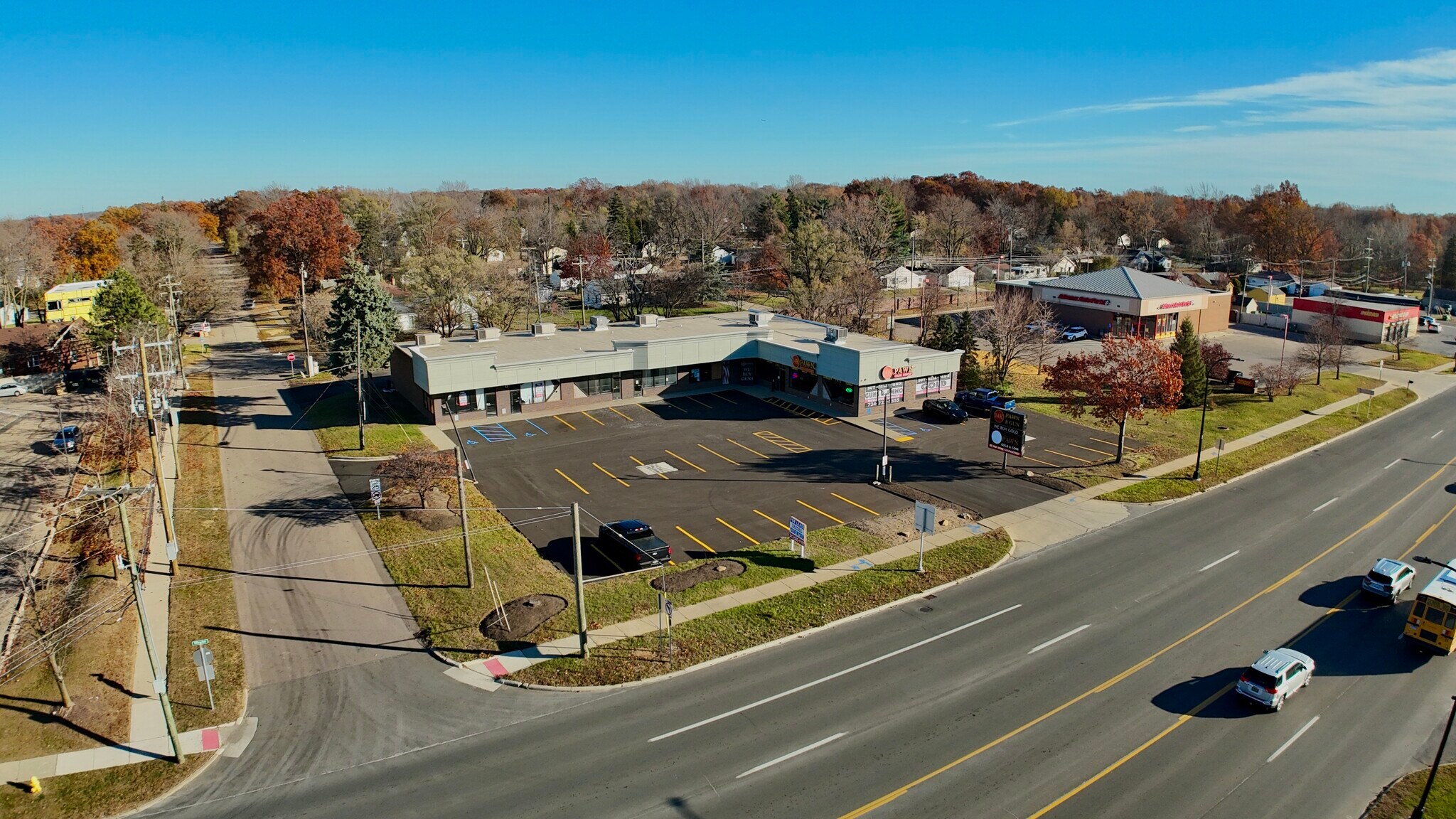 1900-2020 N Wayne Rd, Westland, MI à louer Photo principale– Image 1 sur 8