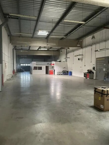 Local commercial dans Sorgues à louer - Photo de l’immeuble – Image 3 sur 5