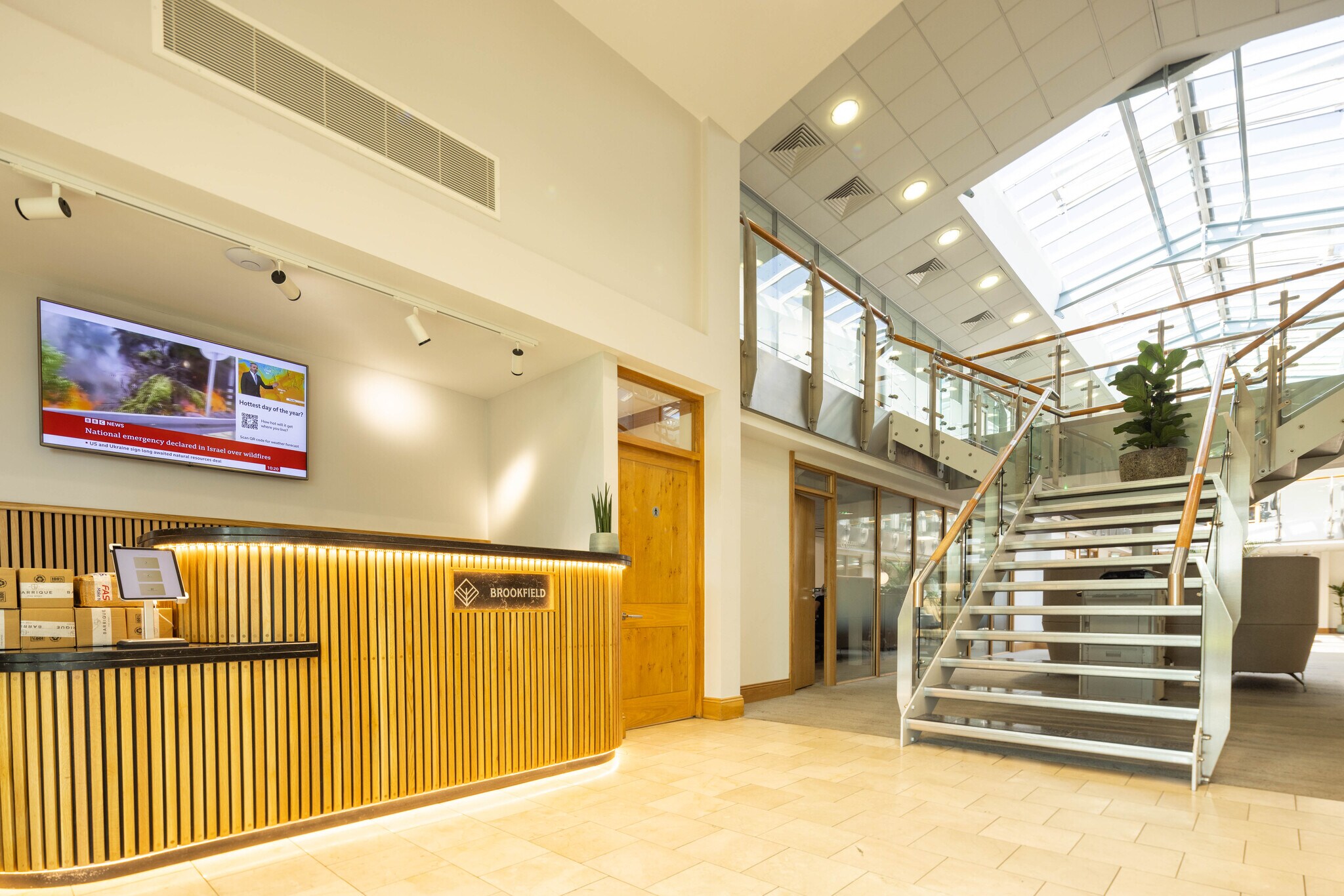 1 Selby Rd, Garforth à louer Hall d’entrée– Image 1 sur 10