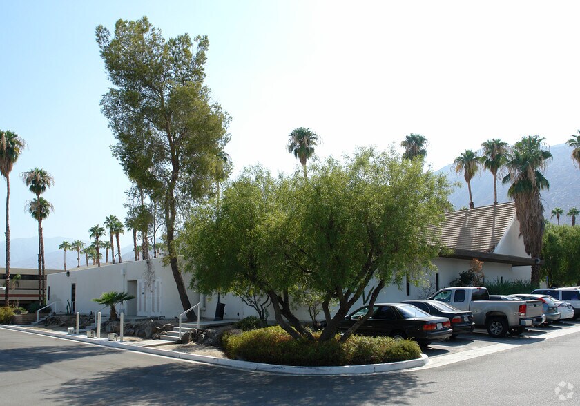 600-650 E Tahquitz Canyon Way, Palm Springs, CA à vendre - Photo de l’immeuble – Image 2 sur 24