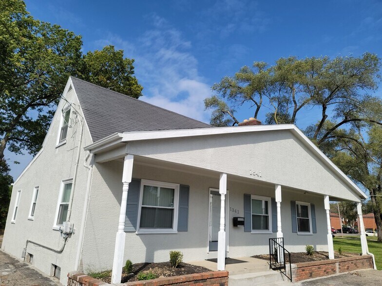 1341 S Hamilton Rd, Columbus, OH à louer - Photo de l’immeuble – Image 3 sur 5