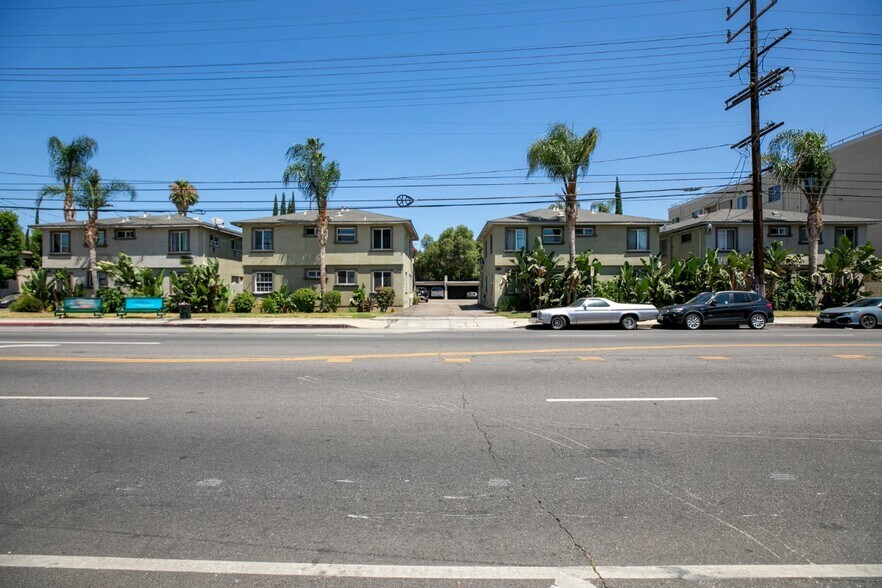 15455 Vanowen St, Van Nuys, CA à vendre - Photo de l’immeuble – Image 2 sur 19