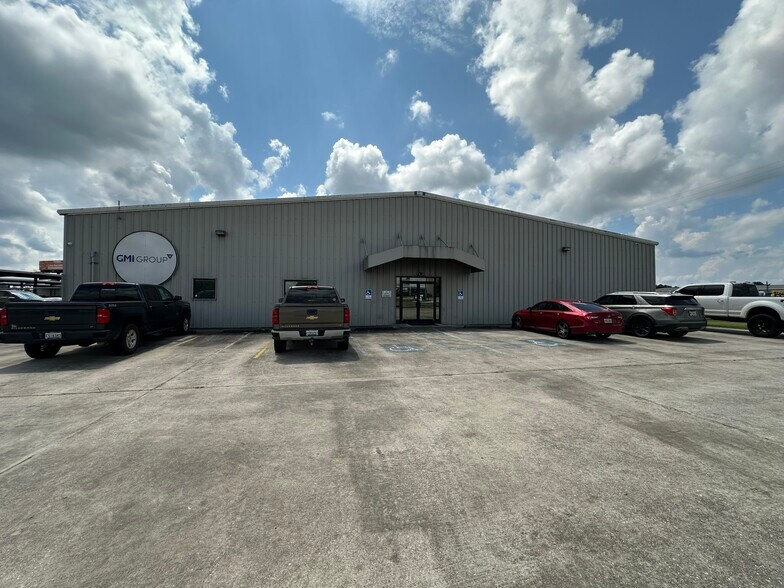 101 S Bernard Rd, Broussard, LA à vendre - Photo de l’immeuble – Image 2 sur 8