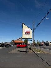 1465 S Highway 97, Redmond, OR à louer Photo intérieure– Image 2 sur 9