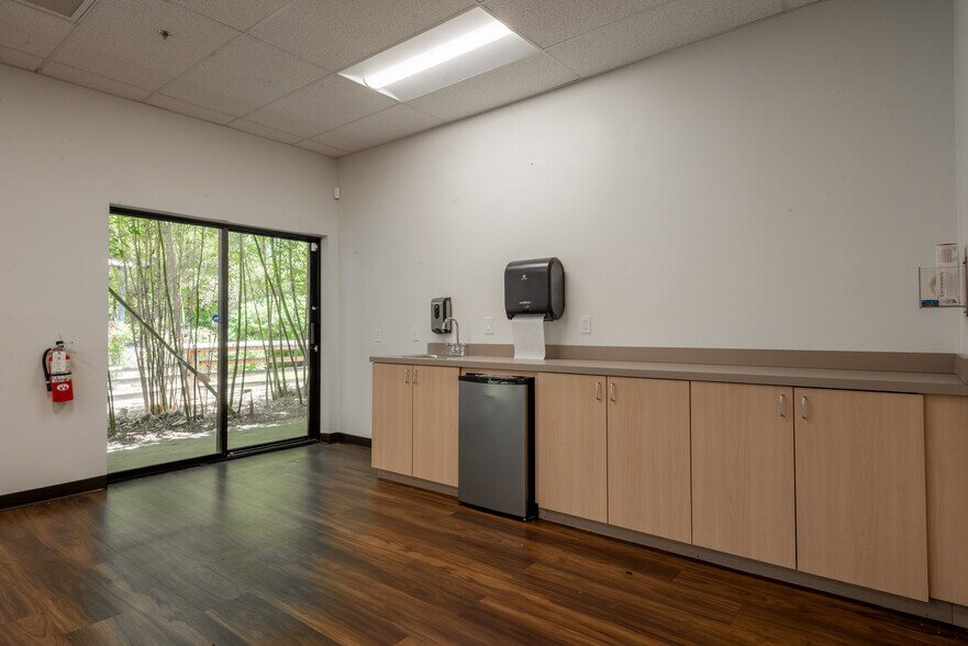500 S Rancho Dr, Las Vegas, NV à louer - Photo de l’immeuble – Image 3 sur 8