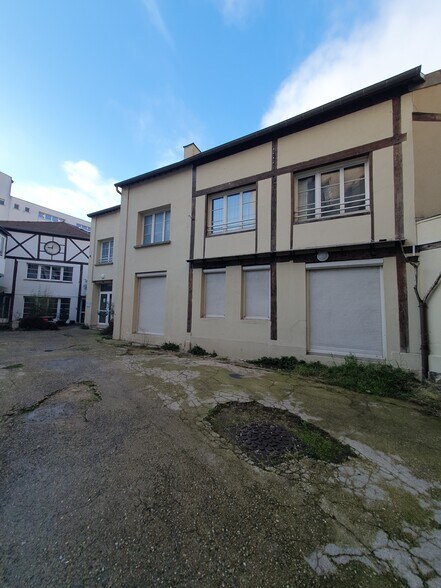 Immeuble residentiel dans Montreuil à vendre - Photo de l’immeuble – Image 1 sur 2