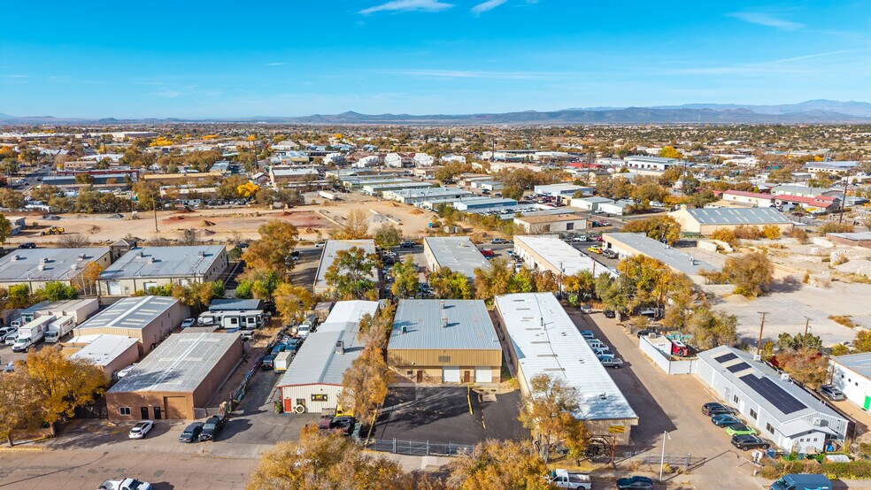 1244 Calle de Comercio, Santa Fe, NM à vendre - Photo de l’immeuble – Image 3 sur 17