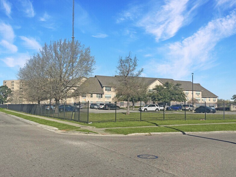 3601 Bender Dr, New Orleans, LA à vendre - Photo de l’immeuble – Image 2 sur 40