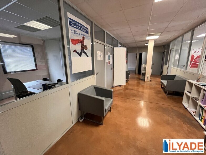 Bureau dans Aubagne à louer - Photo intérieure – Image 3 sur 4
