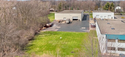 30881 Beverly Rd, Romulus, MI à louer Photo de l’immeuble– Image 2 sur 8