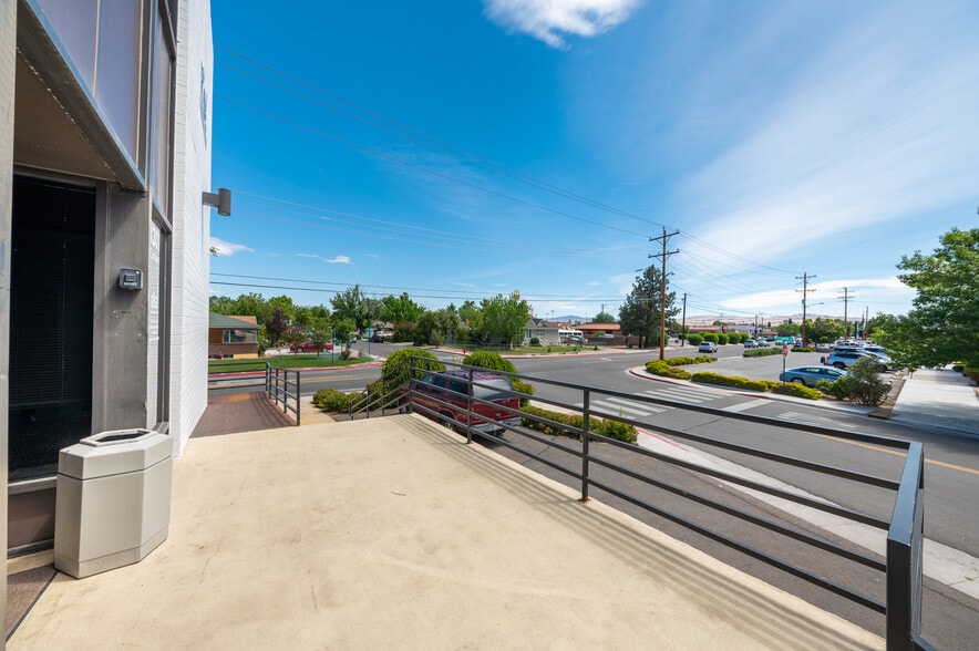 1301 Cordone Ave, Reno, NV à louer - Photo de l’immeuble – Image 3 sur 8