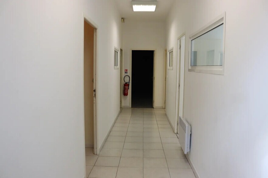 Bureau dans Salon-de-Provence à vendre - Photo intérieure – Image 3 sur 6