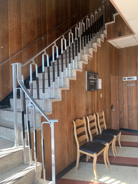 2320 Main St, Bridgeport, CT à louer - Photo de l’immeuble – Image 2 sur 4