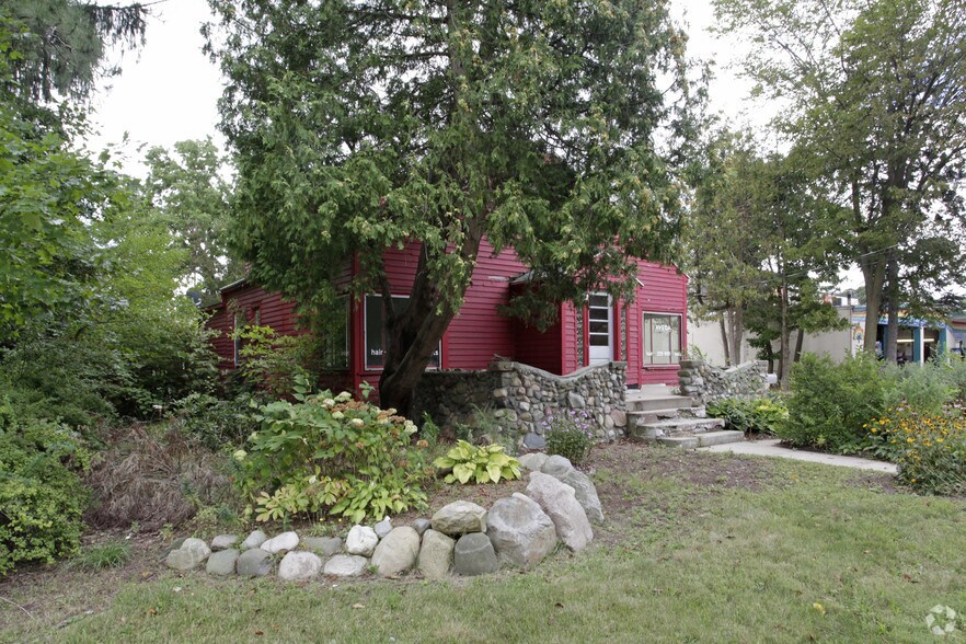 907 W Washington St, Greenville, MI à vendre - Photo de l’immeuble – Image 2 sur 2