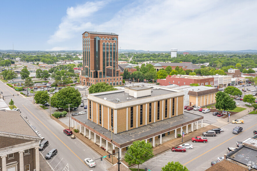 120 E Main St, Murfreesboro, TN à louer - Photo de l’immeuble – Image 3 sur 11