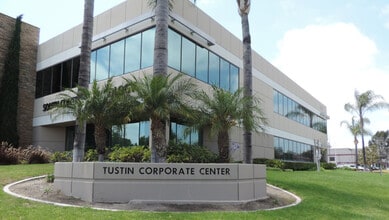 2552 Walnut Ave, Tustin, CA à louer Photo de l’immeuble– Image 2 sur 7