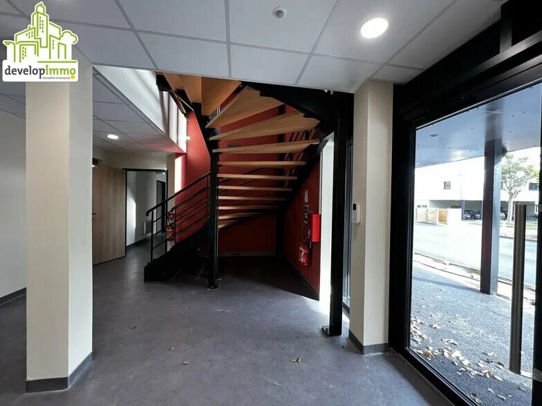 Bureau dans BRETTEVILLE-SUR-ODON à louer - Photo de l’immeuble – Image 2 sur 5