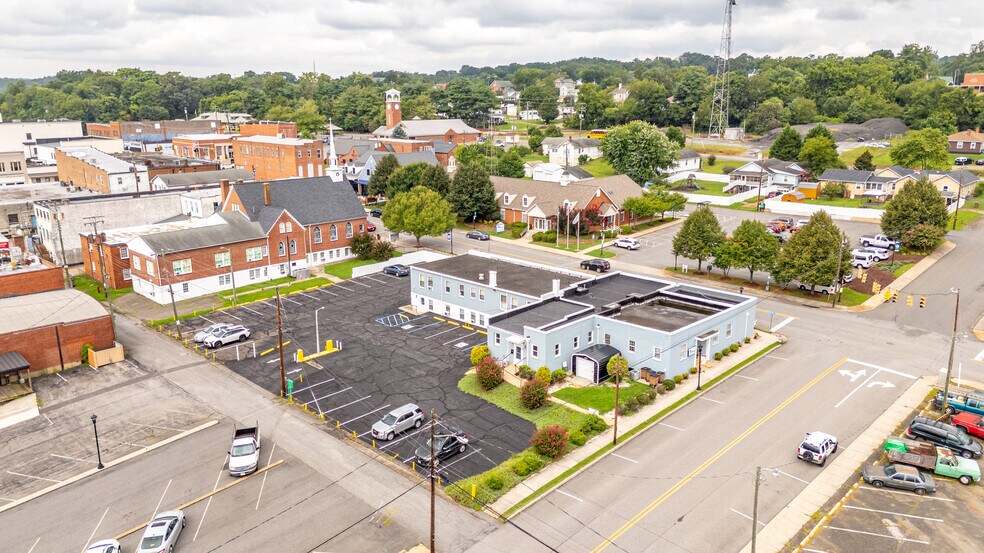 525 7th St, Altavista, VA à vendre - Photo de l’immeuble – Image 3 sur 94