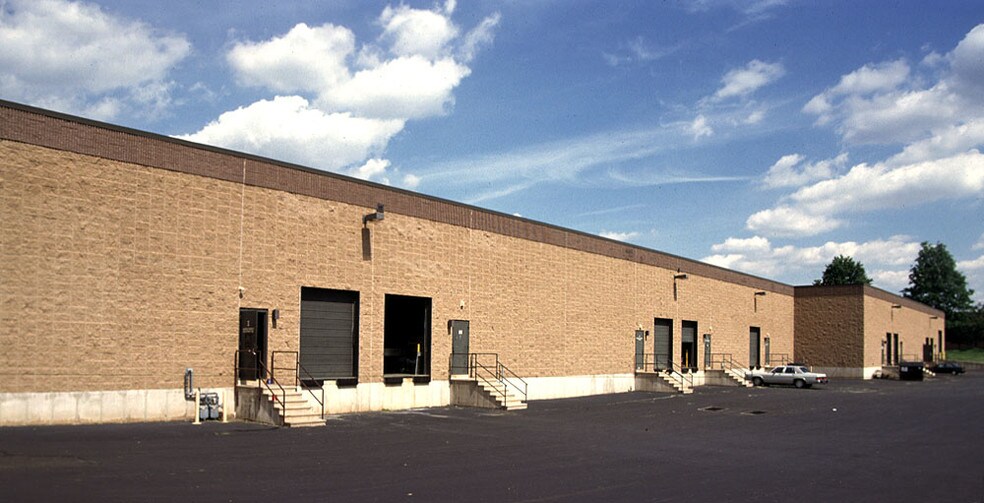 2500 Pearl Buck Rd, Bristol, PA à louer - Autre – Image 2 sur 8