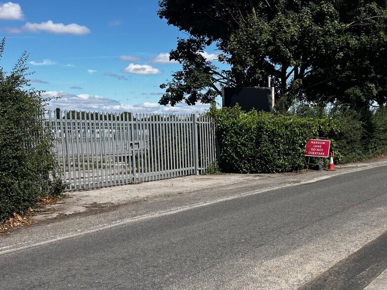 3/3A Quartermaster Road, Westbury à louer - Photo de l’immeuble – Image 3 sur 3