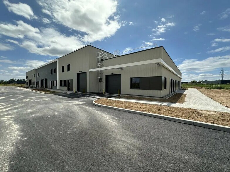 Local d’activités dans Bergheim à louer - Photo de l’immeuble – Image 1 sur 11