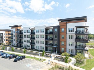 Plus de détails pour 930 W Mallard Creek Church Rd, Charlotte, NC - Local commercial à louer