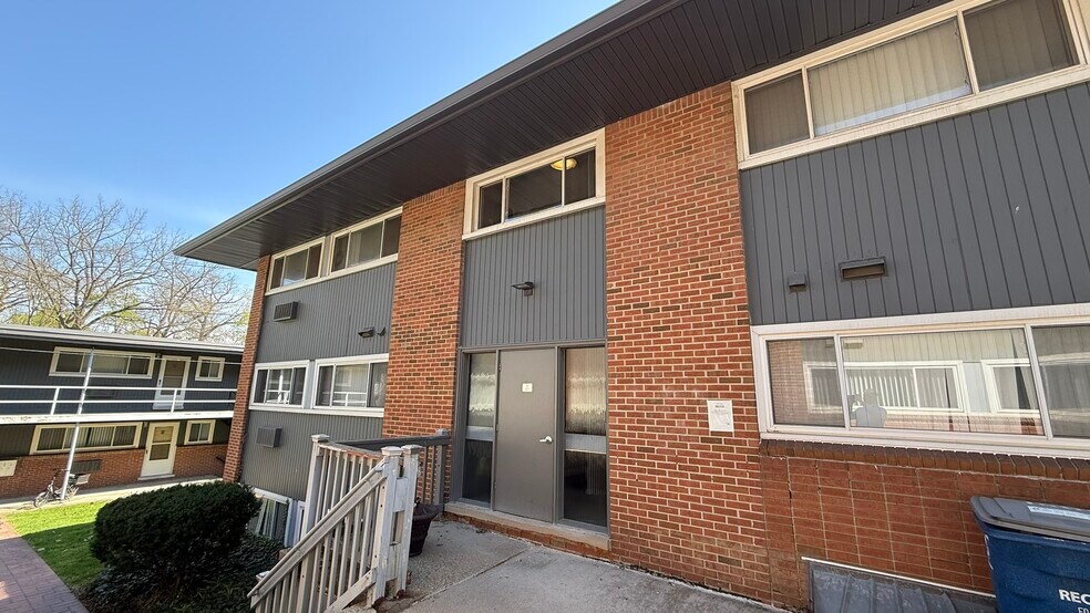 1000 W Huron St, Ann Arbor, MI à vendre - Photo de l’immeuble – Image 3 sur 14