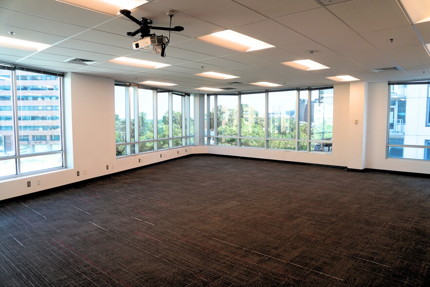 2121 N 15th St, Arlington, VA à louer - Photo intérieure – Image 2 sur 8