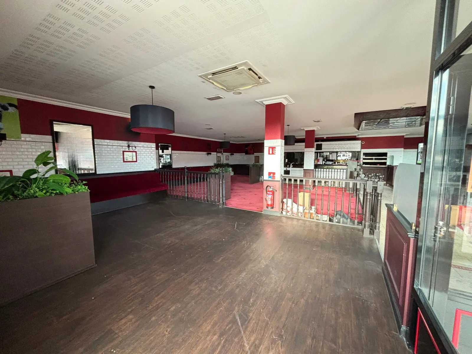 Local commercial dans Bourgoin-Jallieu à louer Photo intérieure– Image 1 sur 2