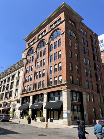 22-24 E Gay St, Columbus, OH à louer - Photo de l’immeuble – Image 1 sur 1