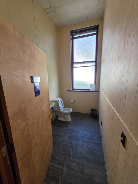 4808 Eastern Ave, Cincinnati, OH à louer - Photo de l’immeuble – Image 3 sur 19