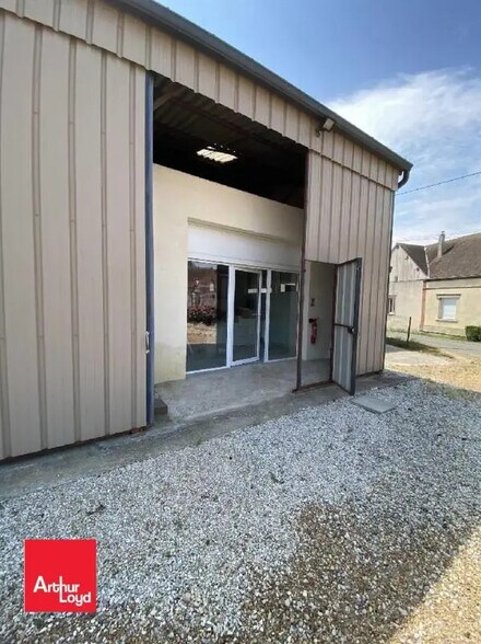 Local d'activités dans Tremblay-les-Villages à vendre - Photo de l’immeuble – Image 2 sur 5