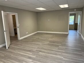 165 Freemans Bridge Rd, Schenectady, NY à louer Photo intérieure– Image 1 sur 4