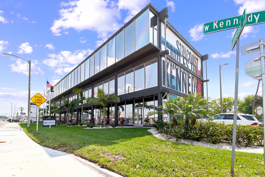 4100 W Kennedy Blvd, Tampa, FL à louer - Photo de l’immeuble – Image 1 sur 12