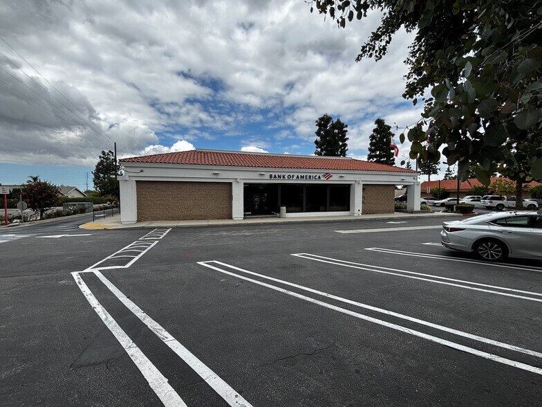 17863 Santiago Blvd, Villa Park, CA à louer - Photo de l’immeuble – Image 3 sur 8