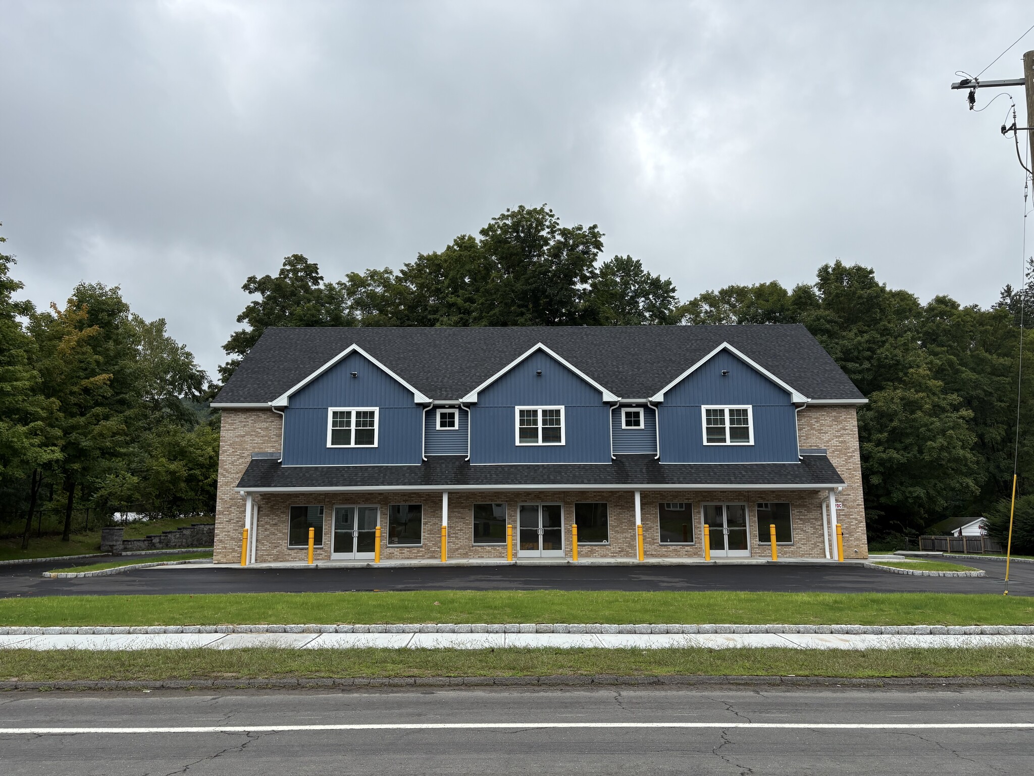 1347 New Haven Rd, Naugatuck, CT à louer Photo principale– Image 1 sur 10