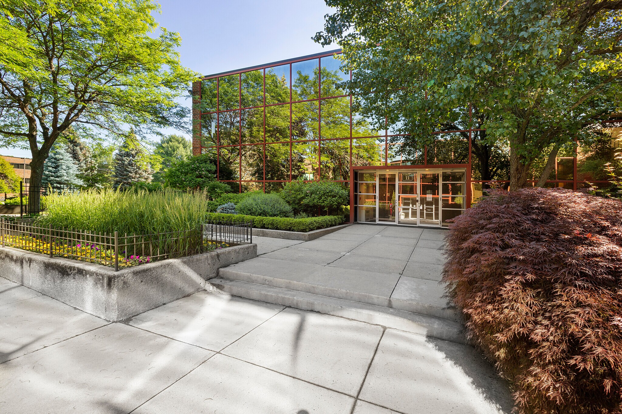 11 Trafalgar Sq, Nashua, NH à louer Photo principale– Image 1 sur 11