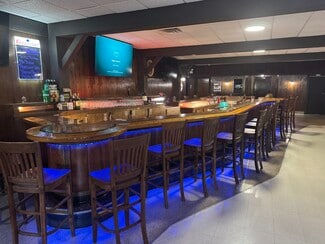 Plus de détails pour 120 S Wisconsin Dr, Howards Grove, WI - Local commercial à louer