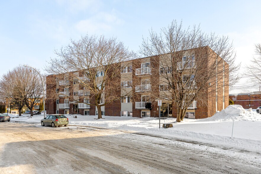 1005-1015 Rue De La Commune, La Prairie, QC à vendre - Photo de l’immeuble – Image 2 sur 9